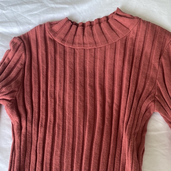 Zara Ribbed Turtleneck - Picture 2 of 2